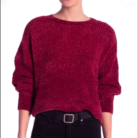 Romeo & Juliet Couture Sweaters - 🛍 Romeo & Juliet Couture Red Chenille Sweater